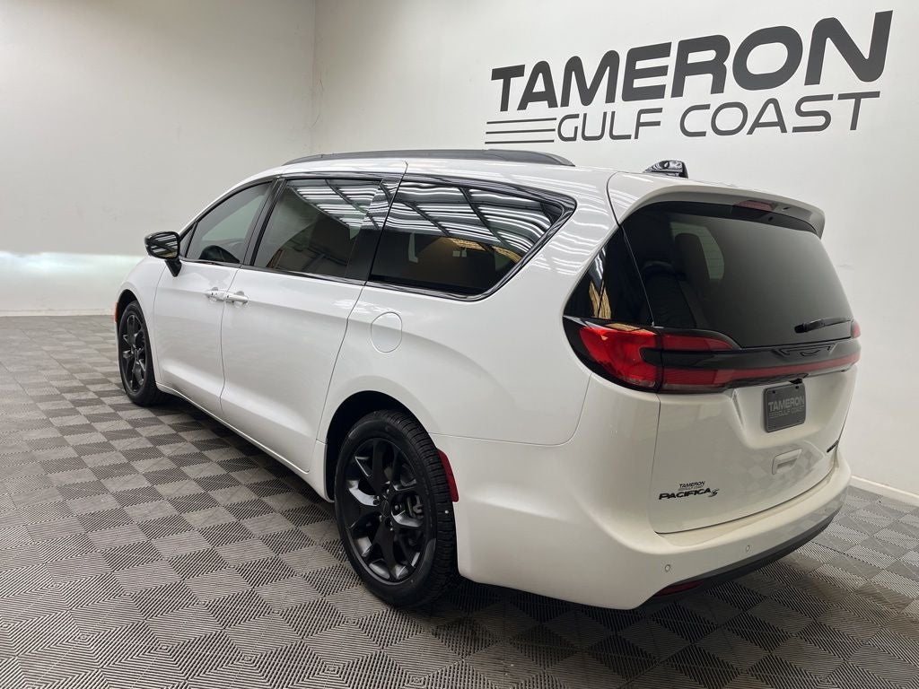 2027 Chrysler Pacifica Limited