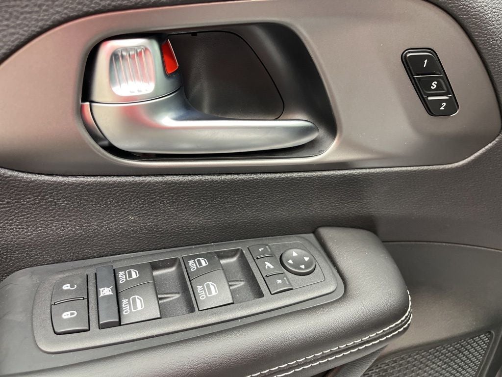 2027 Chrysler Pacifica Limited