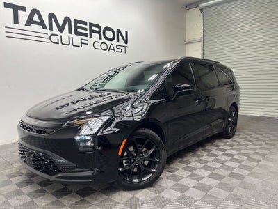 2027 Chrysler Pacifica Limited