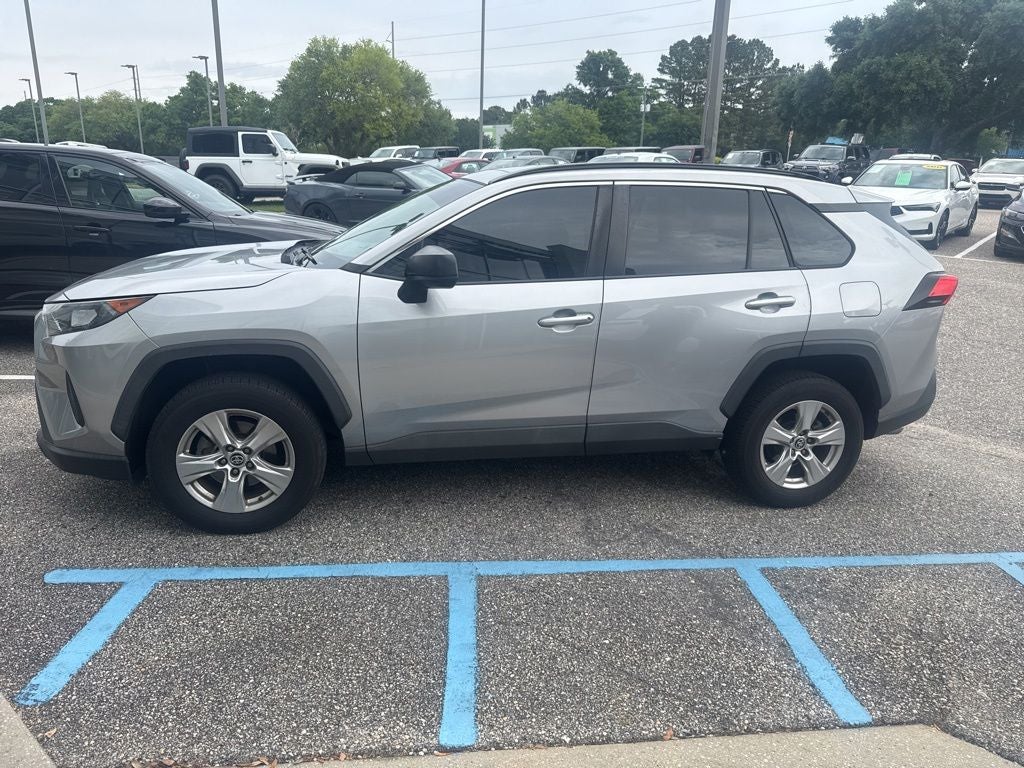 2020 Toyota RAV4 LE