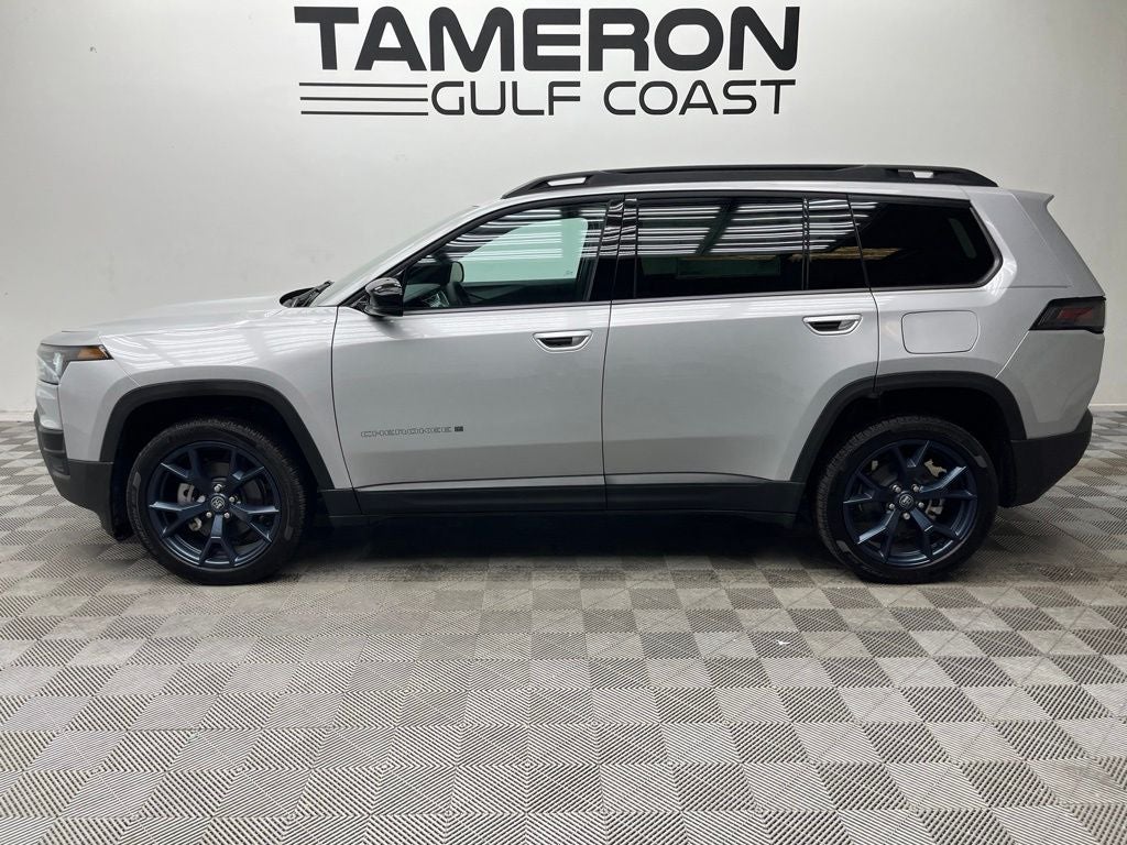 2026 Jeep Cherokee Laredo