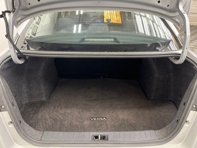 2024 Nissan Versa 1.6 SR