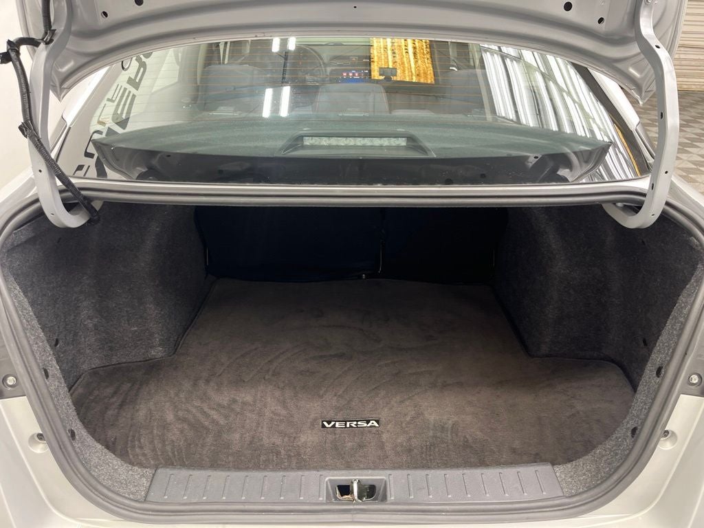 2024 Nissan Versa 1.6 SR