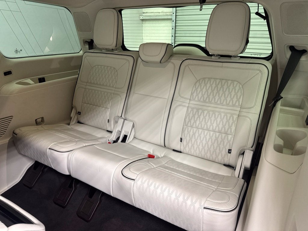 2022 Lincoln Navigator Black Label