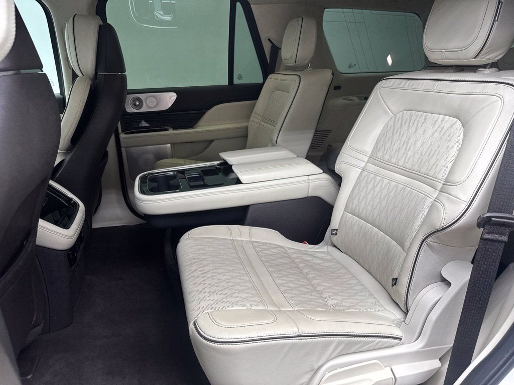 2022 Lincoln Navigator Black Label