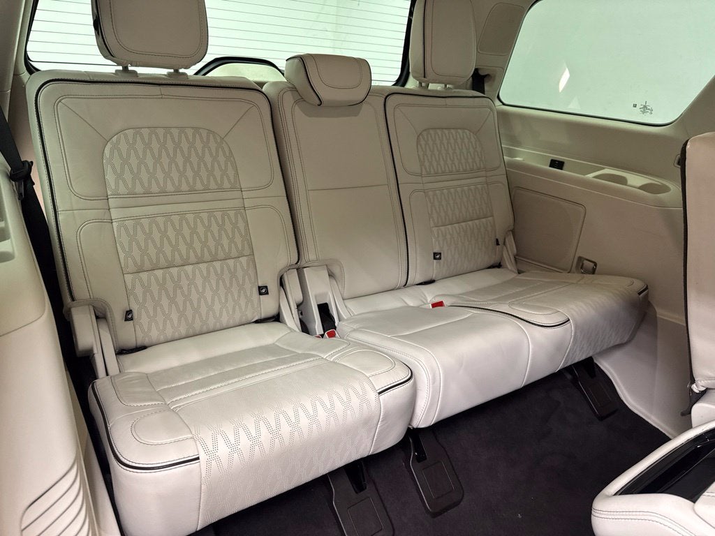 2022 Lincoln Navigator Black Label