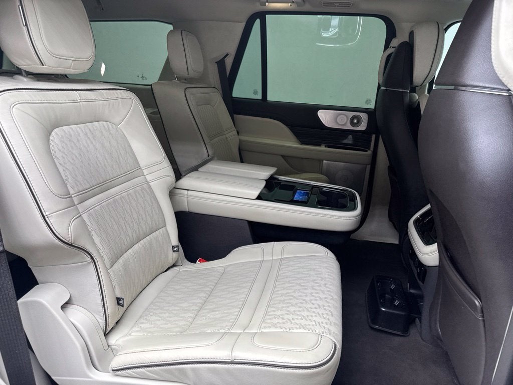 2022 Lincoln Navigator Black Label