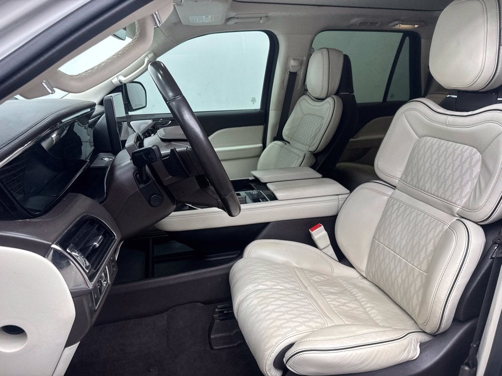 2022 Lincoln Navigator Black Label