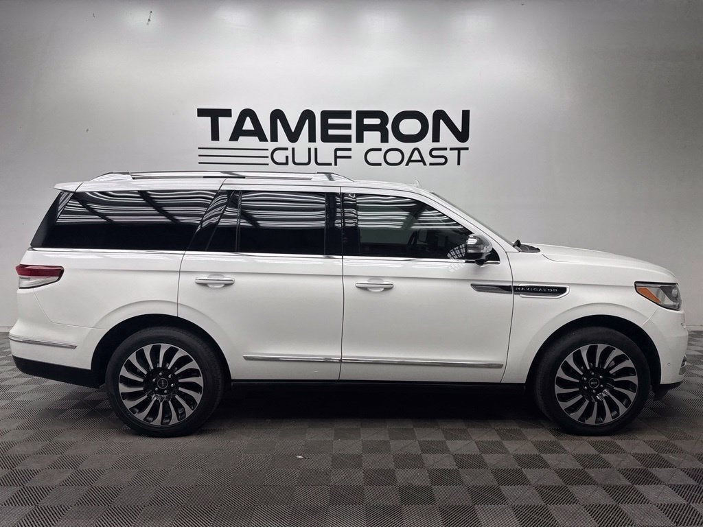 2022 Lincoln Navigator Black Label