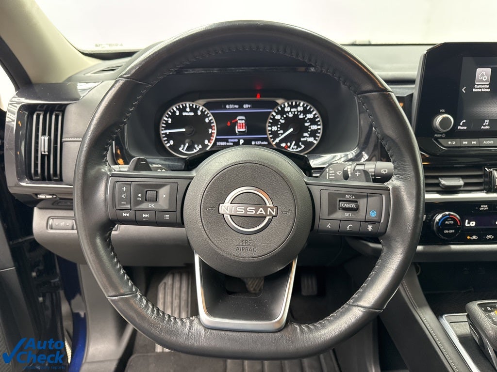 2024 Nissan Pathfinder SV