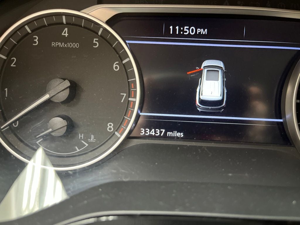 2025 Nissan Pathfinder SV