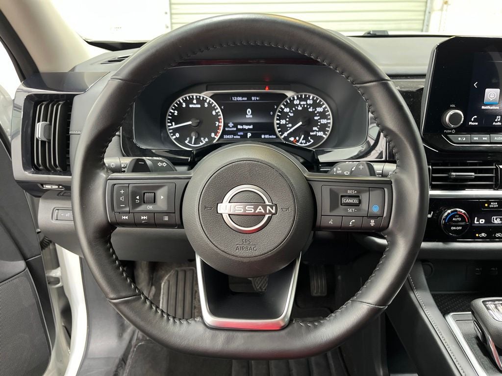 2025 Nissan Pathfinder SV
