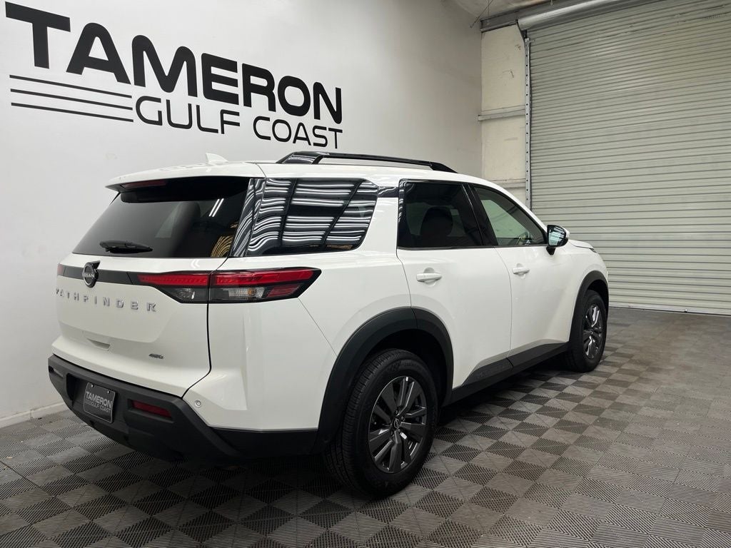 2025 Nissan Pathfinder SV