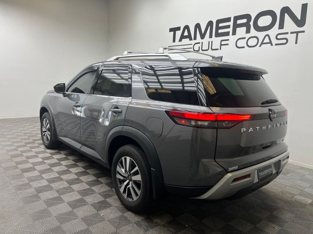 2025 Nissan Pathfinder SL