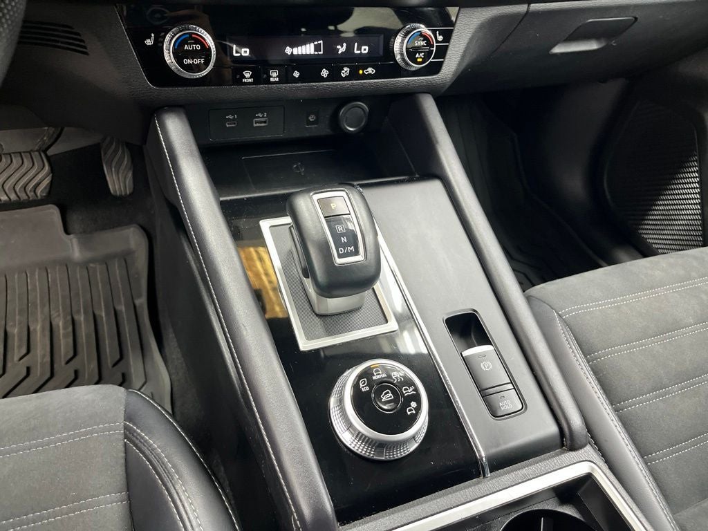 2024 Mitsubishi Outlander SE
