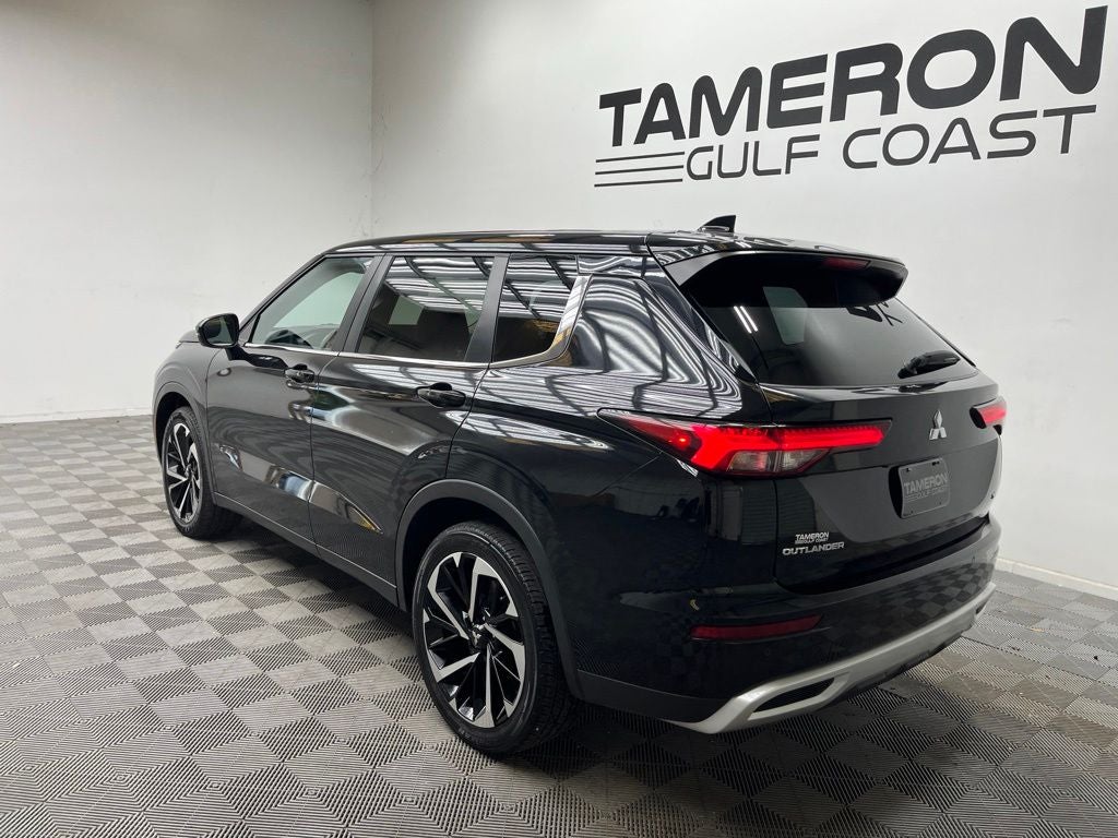 2024 Mitsubishi Outlander SE