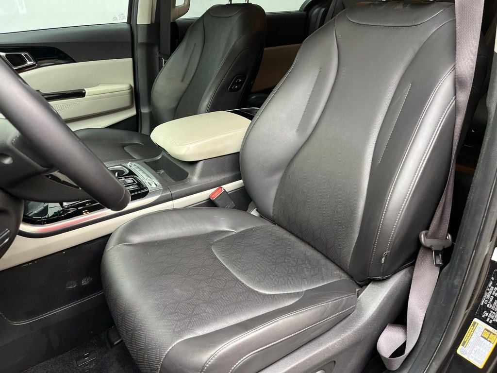 2024 Kia Carnival SX