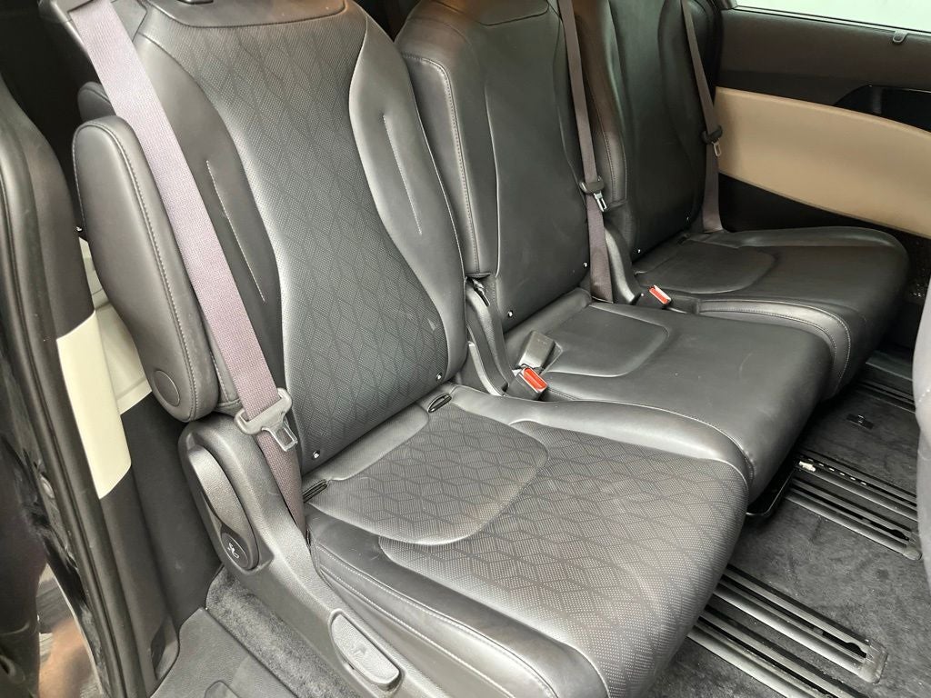 2024 Kia Carnival SX