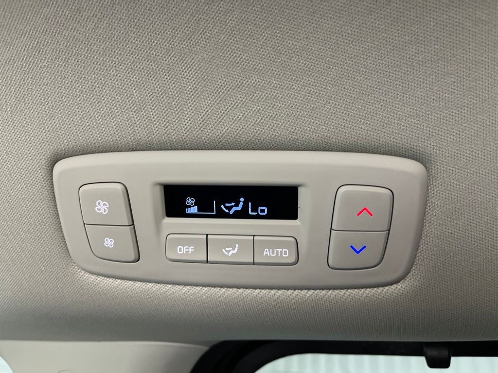 2024 Kia Carnival SX