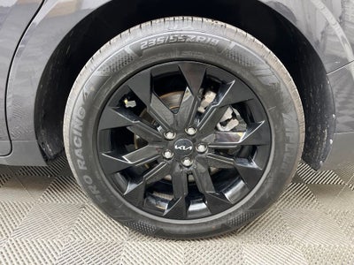2024 Kia Carnival SX