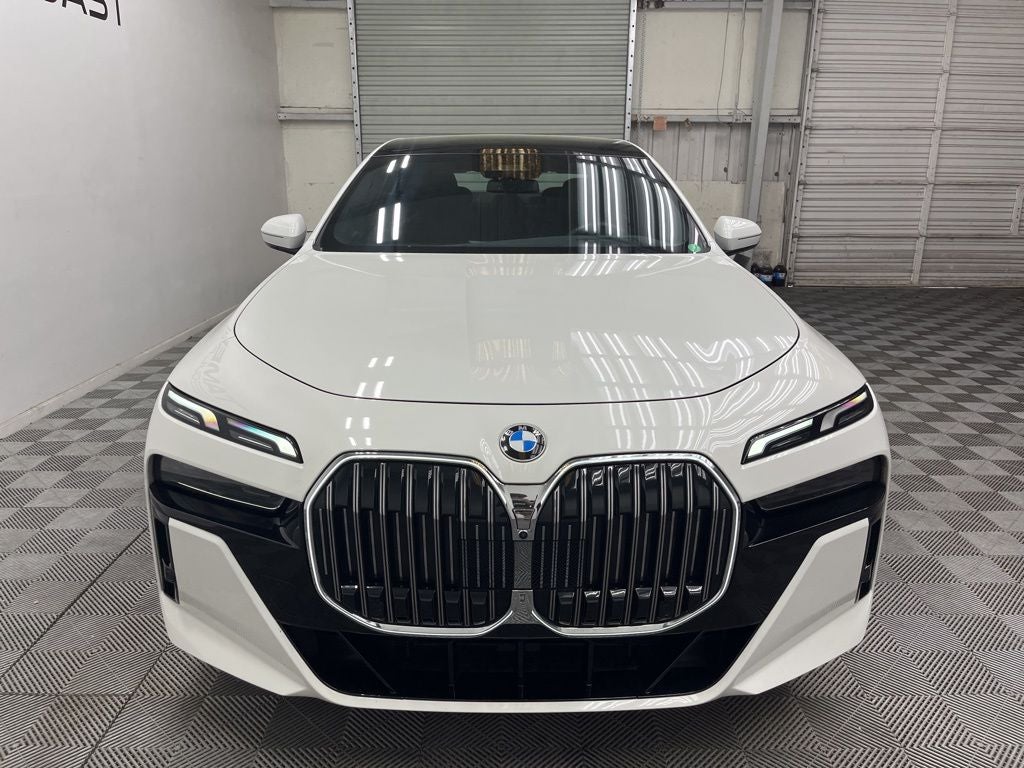 2025 BMW 7 Series 740i