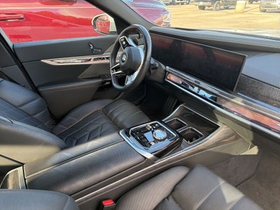 2025 BMW 7 Series 740i