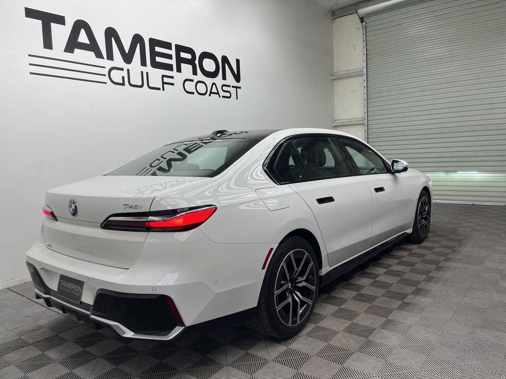 2025 BMW 7 Series 740i