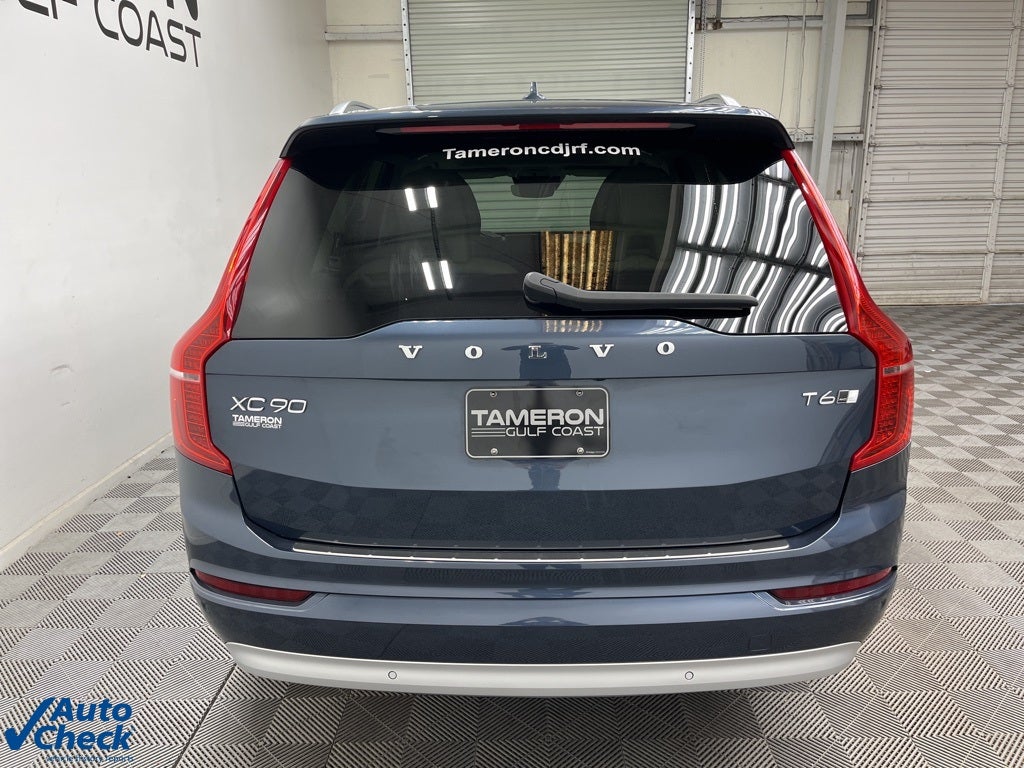 2022 Volvo XC90 T6 Momentum