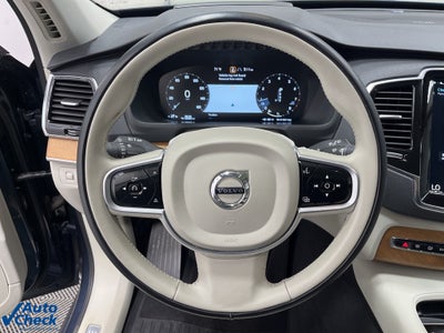 2022 Volvo XC90 T6 Momentum