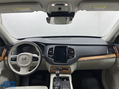 2022 Volvo XC90 T6 Momentum