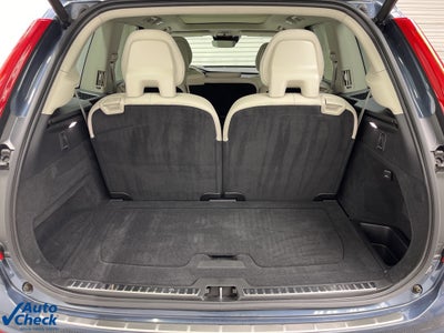 2022 Volvo XC90 T6 Momentum