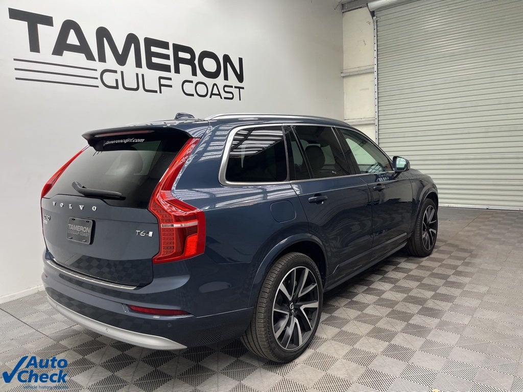 2022 Volvo XC90 T6 Momentum