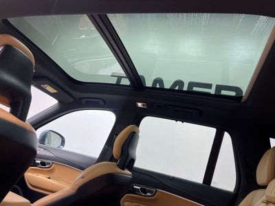 2021 Volvo XC90 Recharge Plug-In Hybrid T8 Inscription 7 Passenger