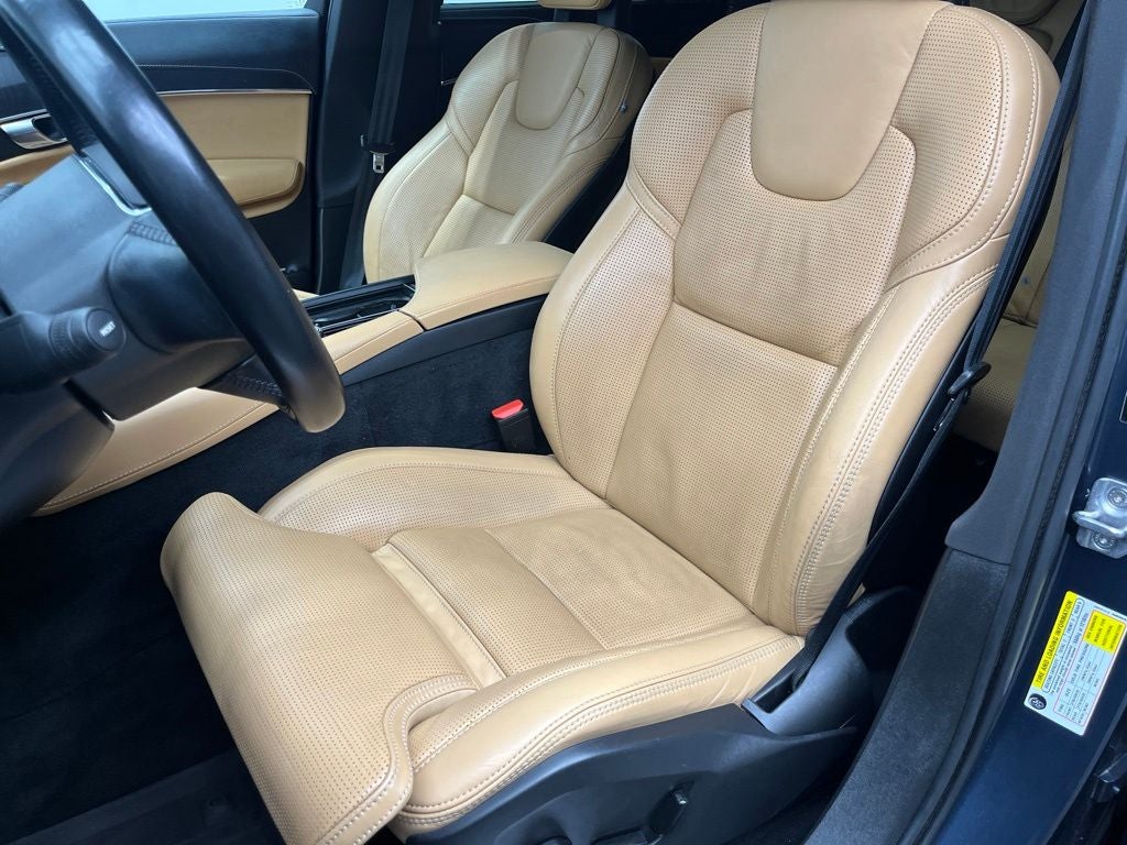2021 Volvo XC90 Recharge Plug-In Hybrid T8 Inscription 7 Passenger