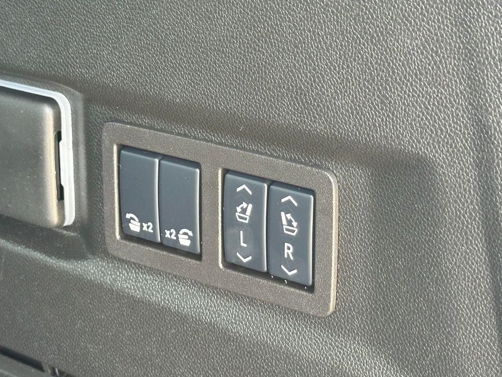 2025 GMC Yukon Elevation