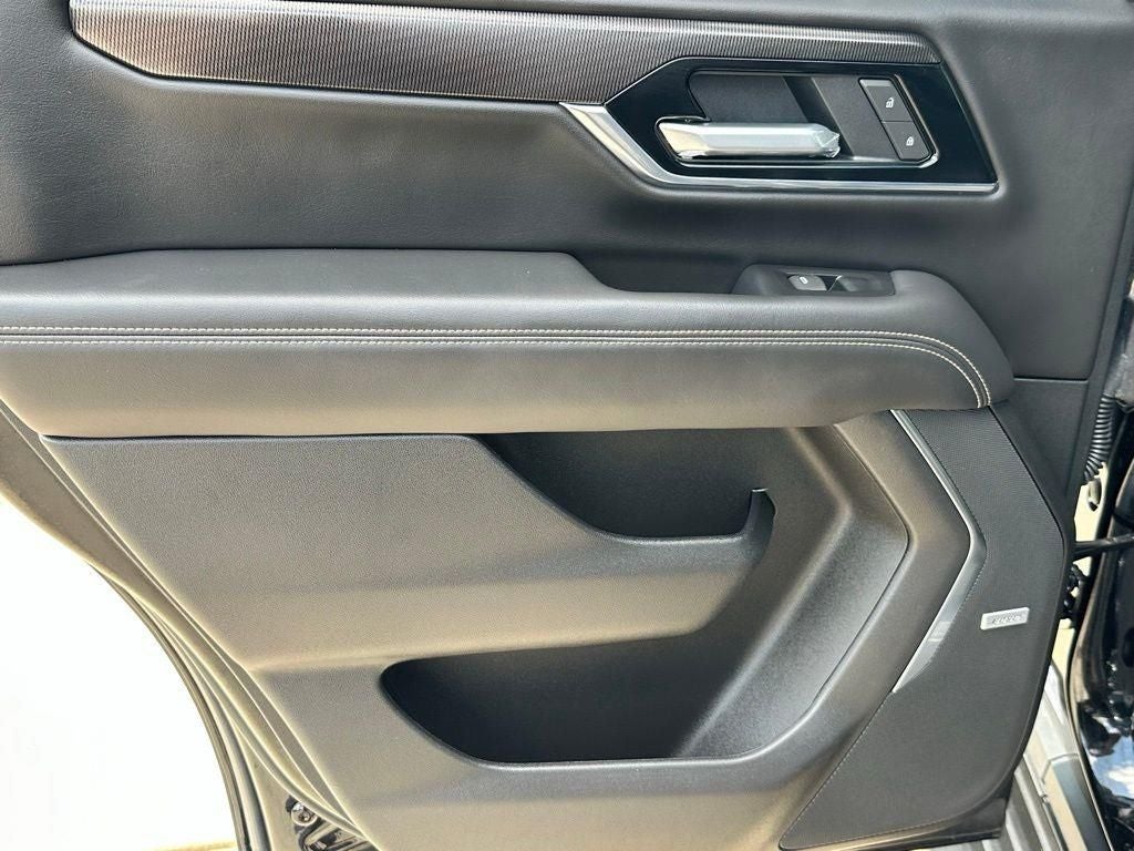 2025 GMC Yukon Elevation