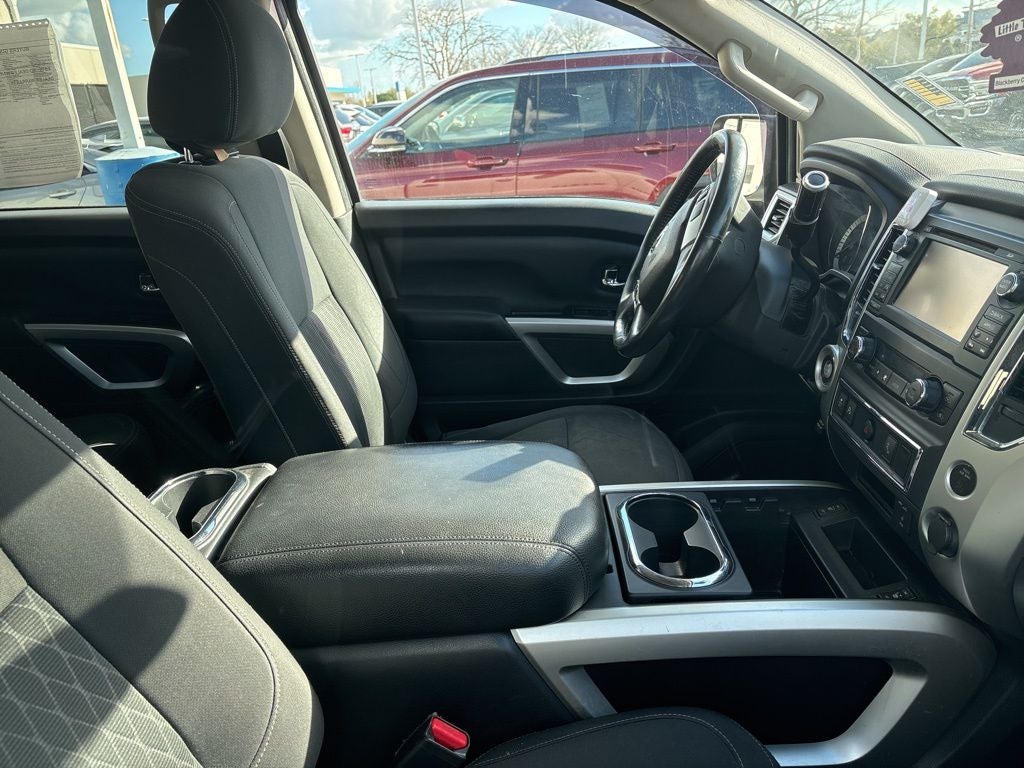 2017 Nissan Titan SV