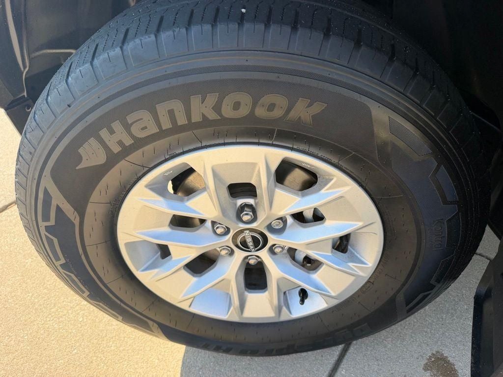 2024 Nissan Frontier SV