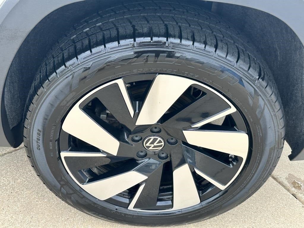 2024 Volkswagen Atlas Cross Sport 2.0T SE w/Technology