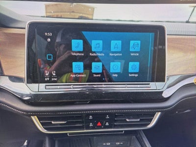 2025 Volkswagen Atlas 2.0T SE w/Technology