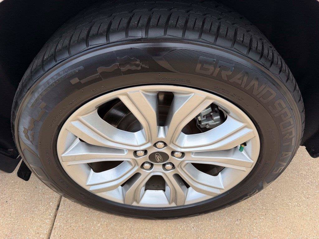 2023 Ford Edge Titanium