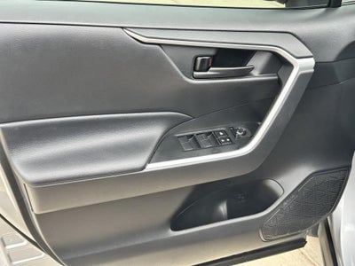 2020 Toyota RAV4 Hybrid LE