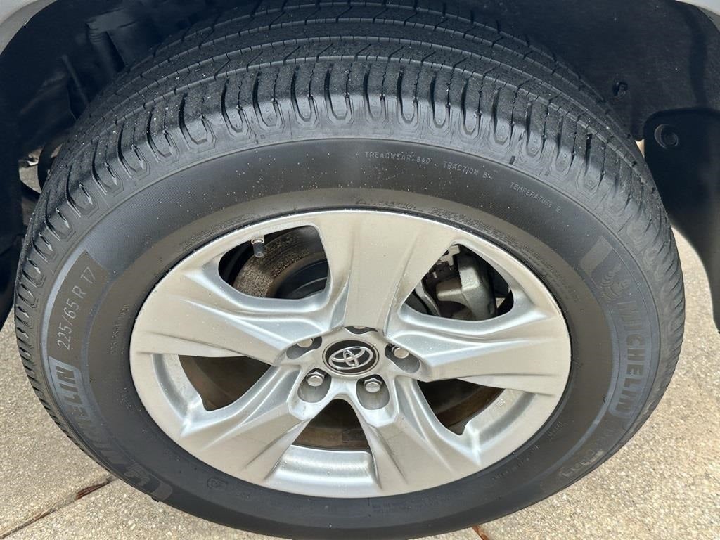 2020 Toyota RAV4 Hybrid LE