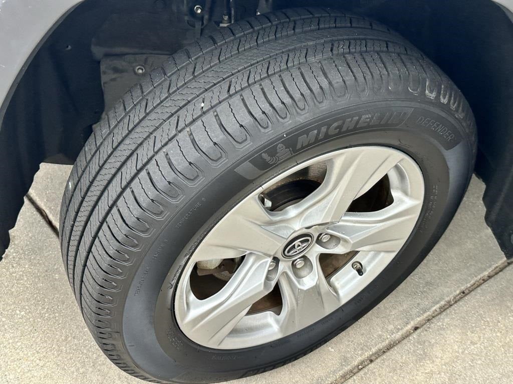 2020 Toyota RAV4 Hybrid LE