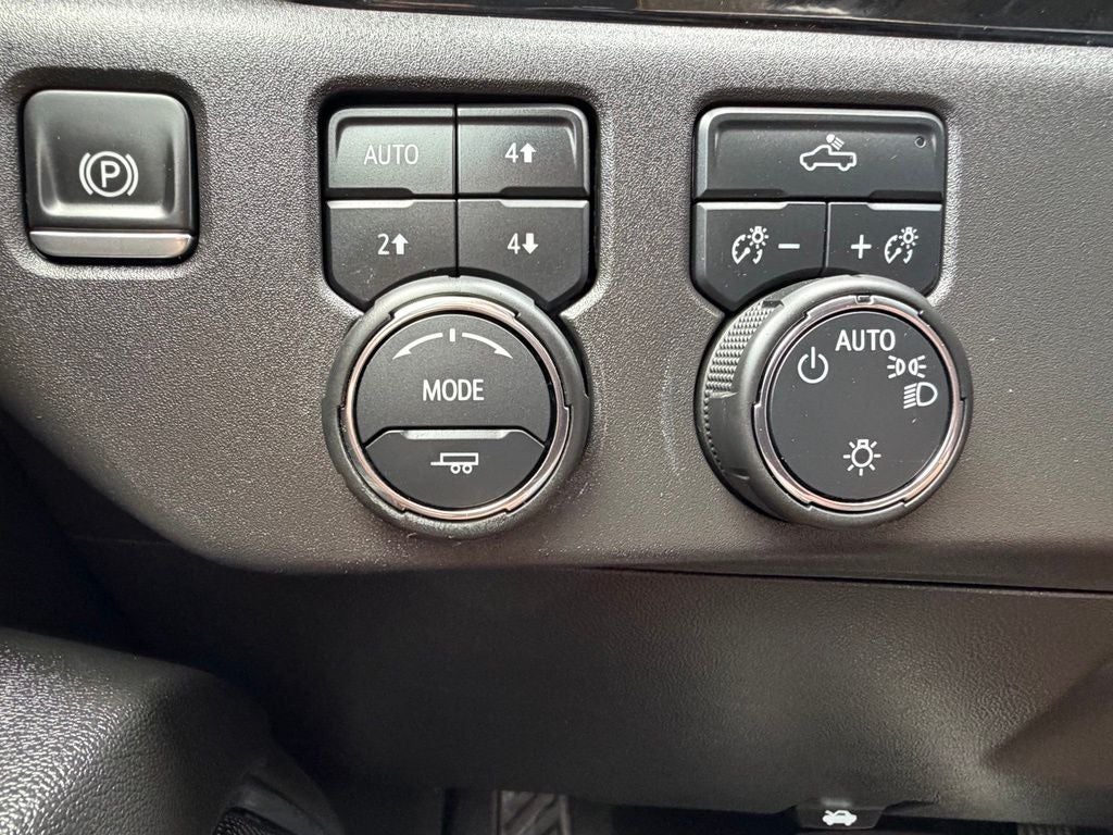 2025 Chevrolet Silverado 1500 LT LT1