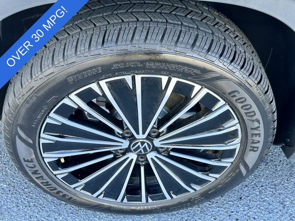 2025 Volkswagen Taos 1.5T SE