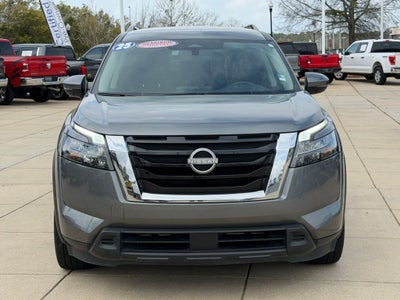2025 Nissan Pathfinder SV