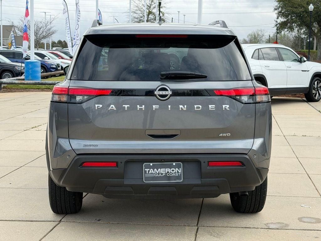 2025 Nissan Pathfinder SV