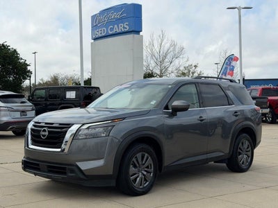 2025 Nissan Pathfinder SV