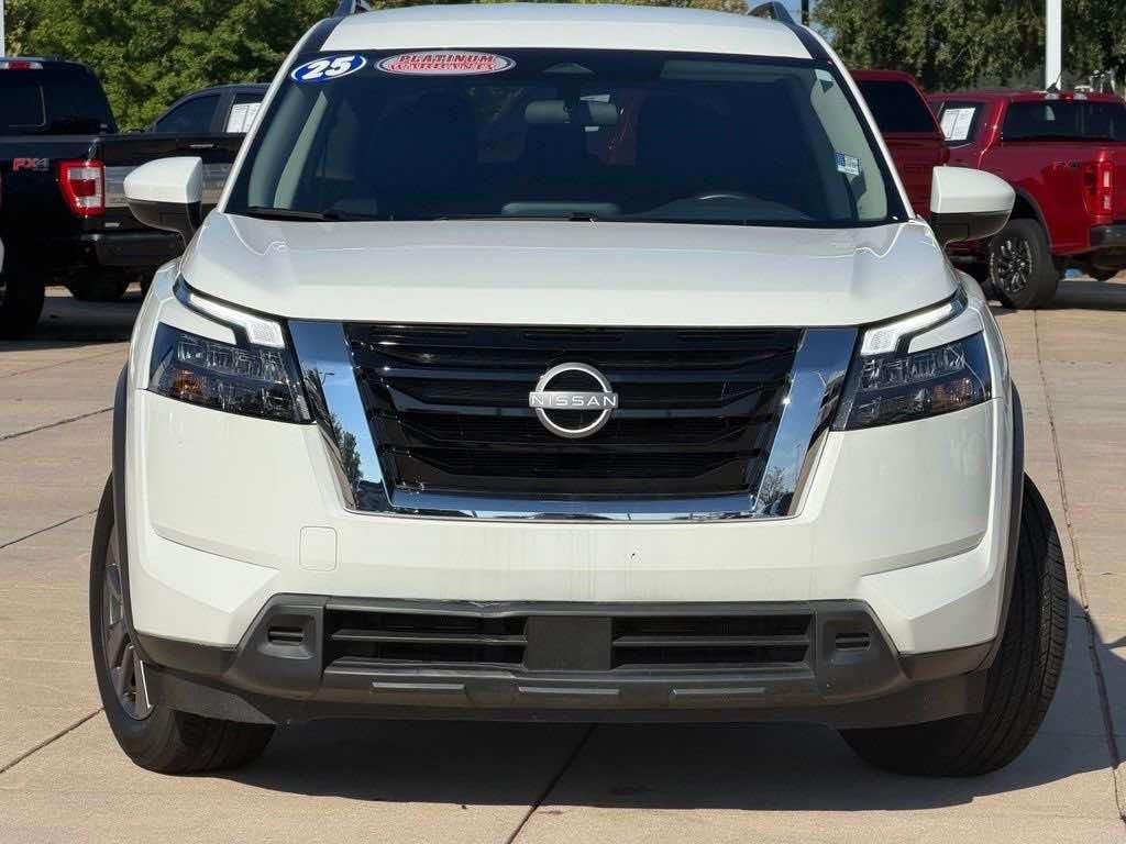 2025 Nissan Pathfinder SV